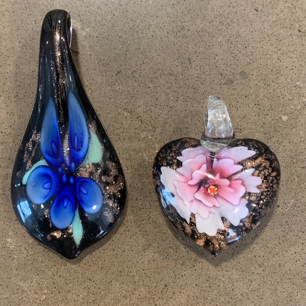 Qty 2 Vintage Hand Blown Glass Glittery Floral Pendants 1.5 and 2.5” - Picture 2 of 9